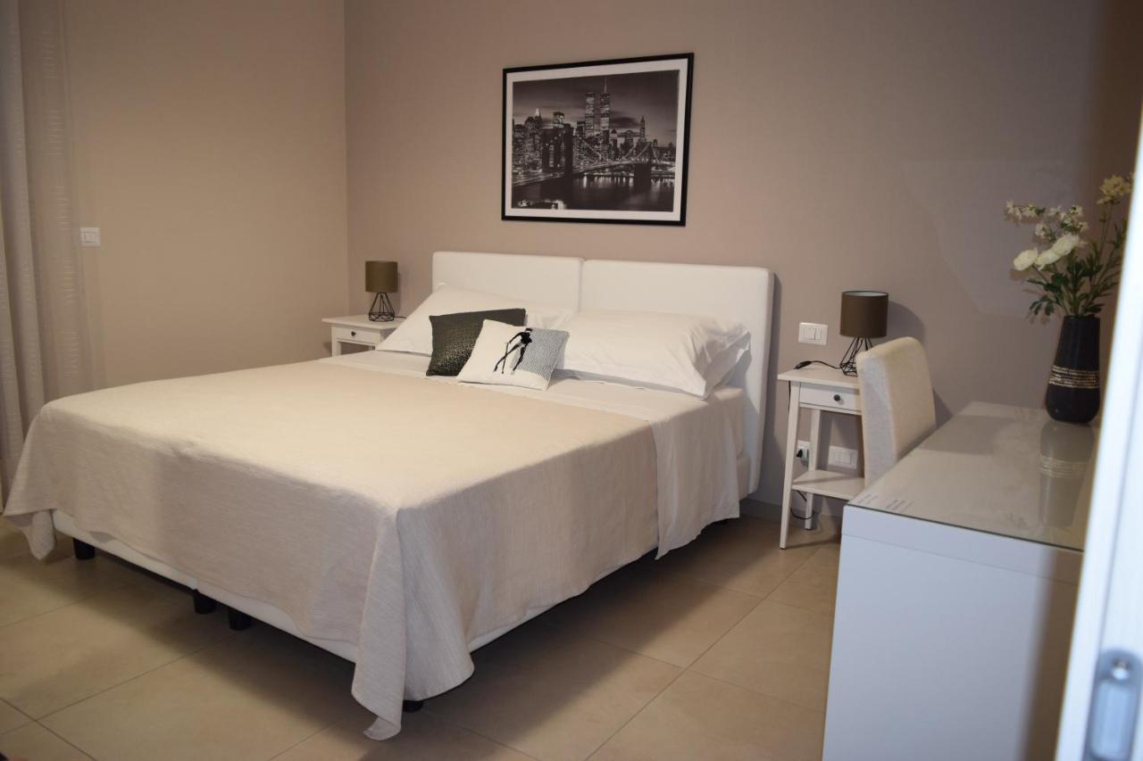 Casa Vacanze Lombardo Санта-Тереза-ді-Рива Екстер'єр фото