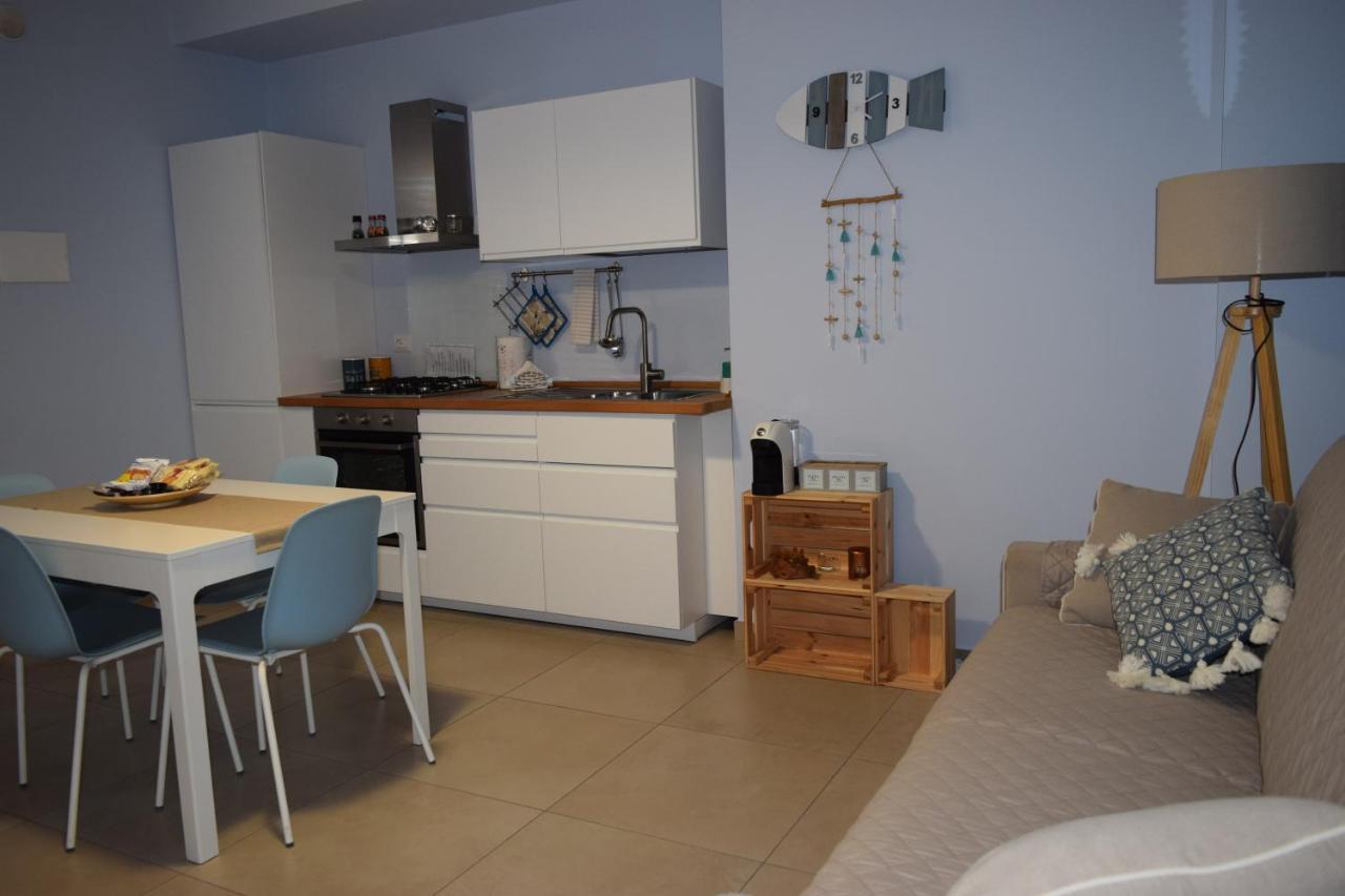 Casa Vacanze Lombardo Санта-Тереза-ді-Рива Екстер'єр фото