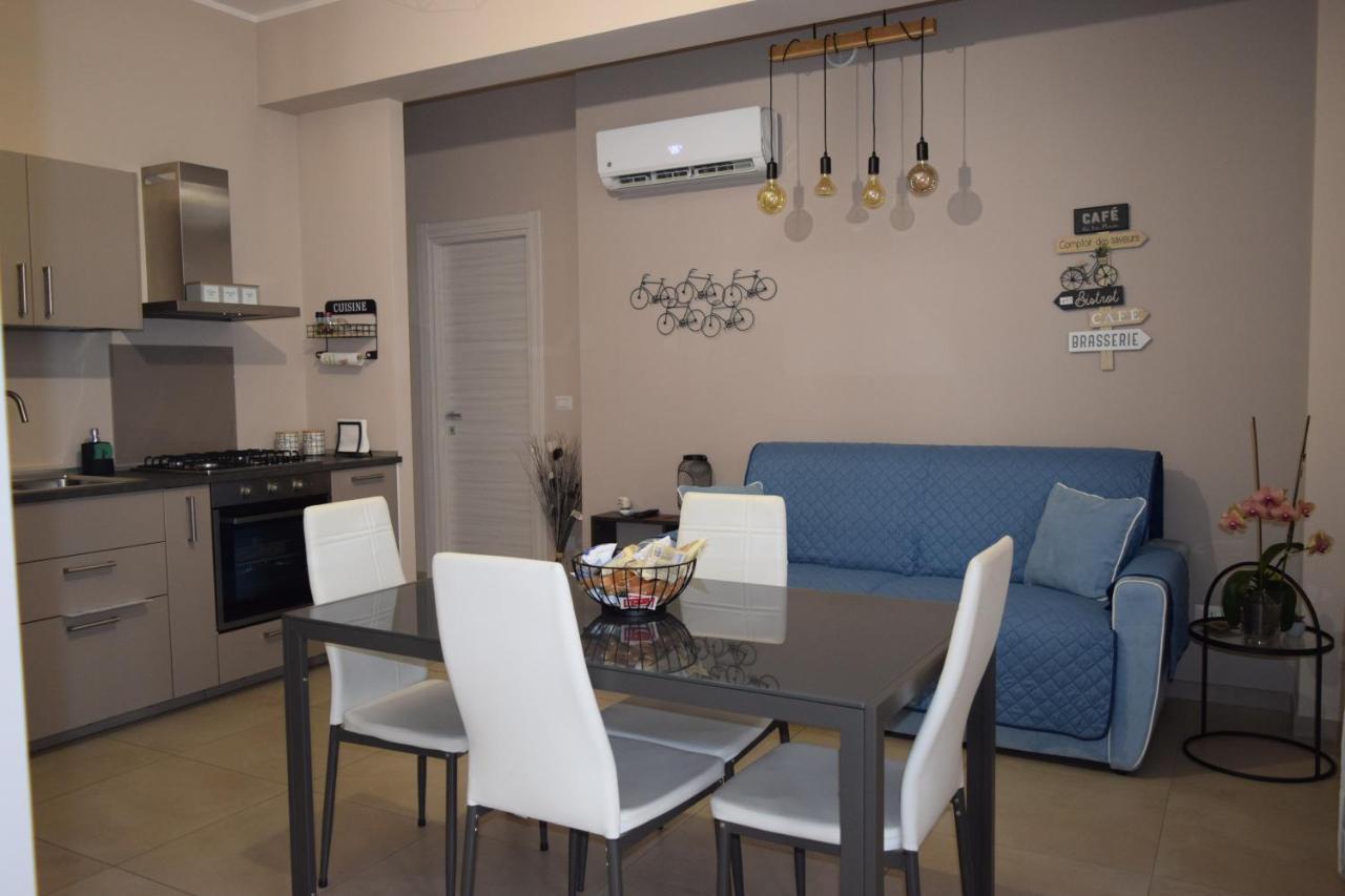 Casa Vacanze Lombardo Санта-Тереза-ді-Рива Екстер'єр фото
