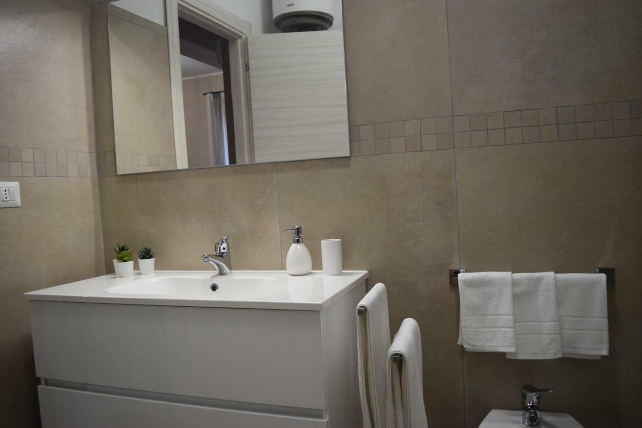 Casa Vacanze Lombardo Санта-Тереза-ді-Рива Екстер'єр фото